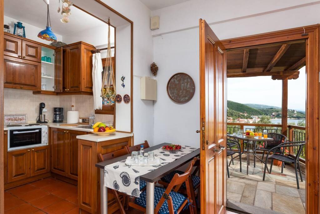Seaside House With View Over Pagasitikos Afissos Exterior photo