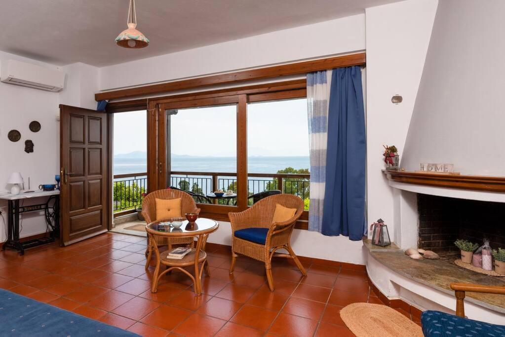 Seaside House With View Over Pagasitikos Afissos Exterior photo