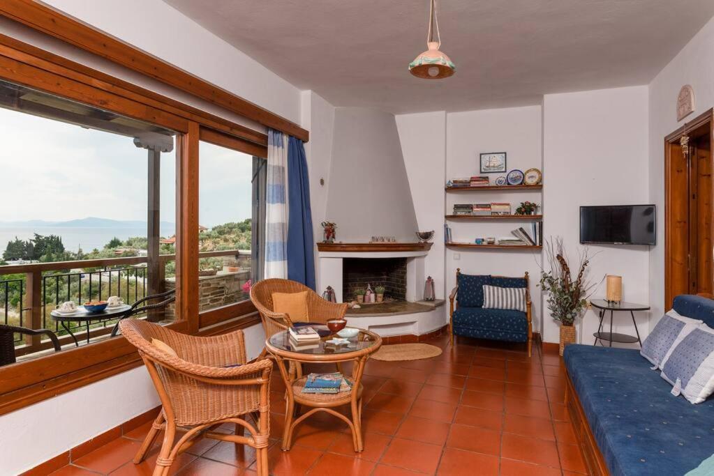 Seaside House With View Over Pagasitikos Afissos Exterior photo